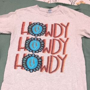 Delta Light Gray Tee with Red and Blue Howdy Graphic
